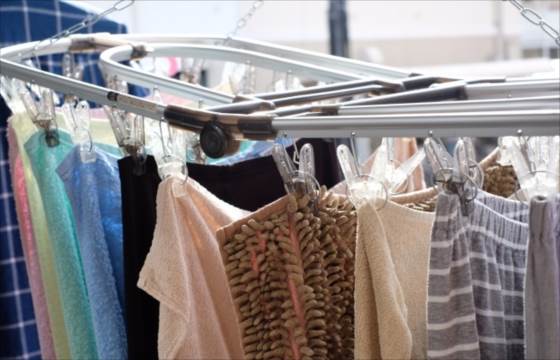 冬に洗濯物を早く乾かす干し方はコレ！外干しと部屋干しのコツ！ 楽しい生活日和
